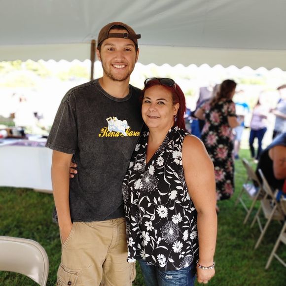 Meet your Posher, Melissa - Picture 1 of 1